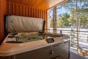 Indoor spa tub