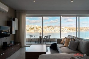 The Living Room (gorgeous views)