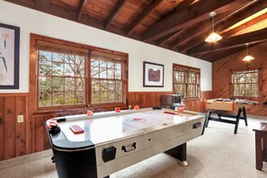 Spielezimmer