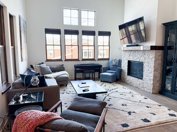 Spacious living room