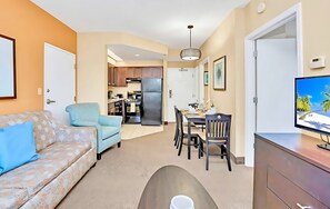 4 guests can stay in this 1-bedroom suite