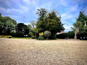 Plentiful and complimentary on site parking