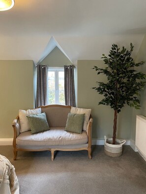 Living Room / Lounge