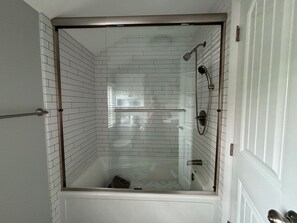 bath20-20upstairs20220-20shower