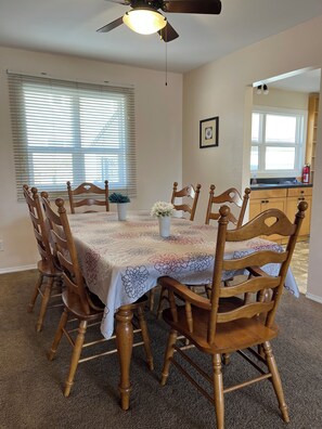 Very spacious living/dining room