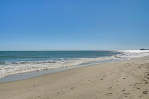 2 Blocks to Ocean/Beach