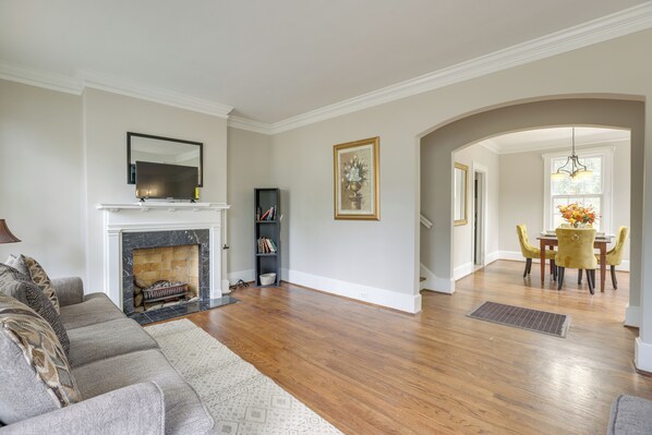 Montgomery Vacation Rental | 2BR | 1BA | 2,100 Sq Ft | Stairs Required