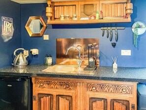 Kitchen | The Fox - Greenacres Farm, Colchester