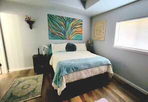 Master bed w 1/2 bath. 