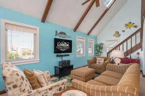 KDH425: Kill Devil Hills 425 | ML Living Area