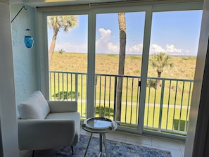 Lovely alcove off master bedroom where u can drink coffee and watch the sun rise