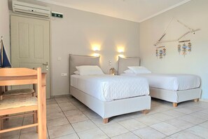 Twin bedroom