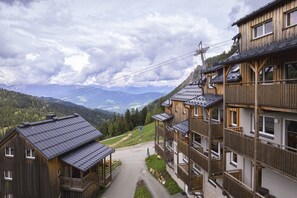 Außenseite Ferienhaus [Sommer]