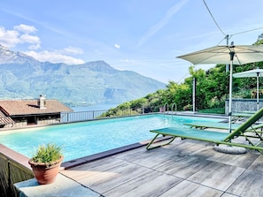 Water, Mountainous Landforms, Swimming Pool, Mountain, Hill, Mountain Range, Resort, Outdoor Furniture, Hill Station, Eco Hotel