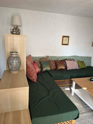 Living room (2)