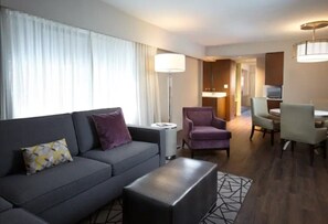 TheDistrictbyHiltonClub_4