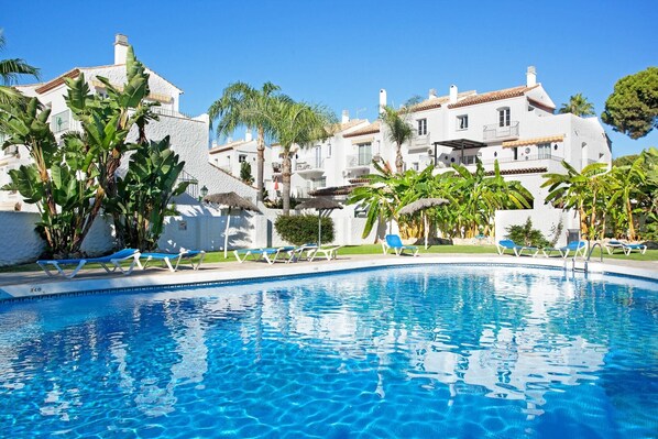 Holiday Home Swimming Pool