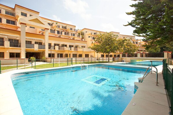 Holiday Home Swimming Pool