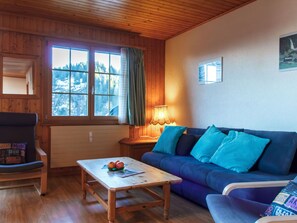 Interior Design, Holz, Decke, Möbel, Flooring, Fussboden, Zimmer, Wohnzimmer, Couch, Wohnung
