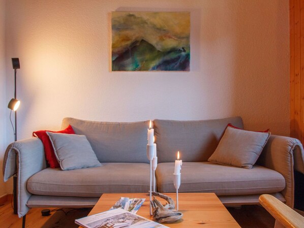 Sol, Meubles, Sol, Canapé, Design Intérieur, Salon, Coussin, Throw Pillow, Tache De Bois