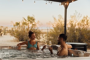 Bain à remous extérieur