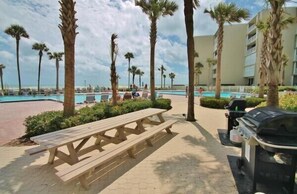 The Pelican pool and picnic area