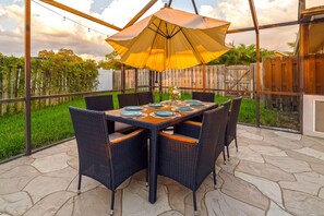 Outdoor dining
