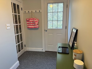 2nd Floor Entryway