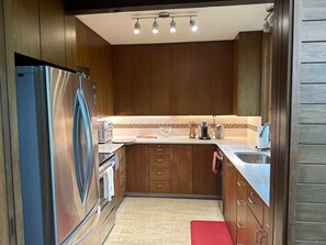 Kitchen (upstairs)