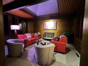 Living Room (upstairs)