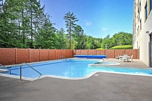 When you stay at Silver Creek, you'll enjoy free access to the indoor/outdoor pool!