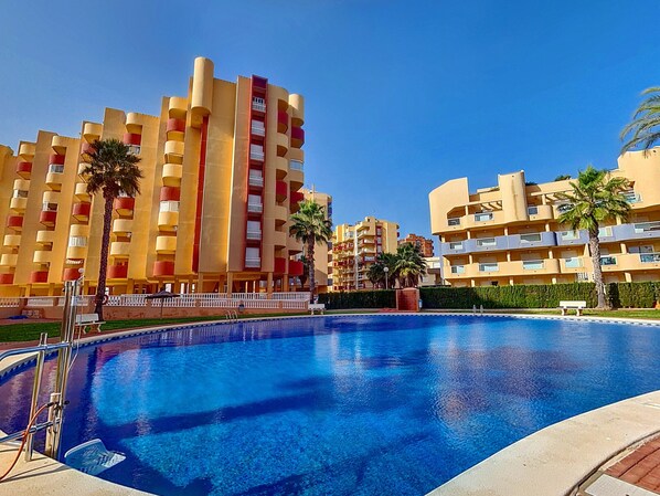 Swimming pool