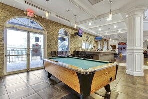 Bar (en la propiedad)