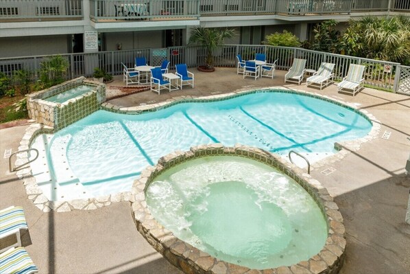 Nautilus Galleria community indoor pool and hot tub
