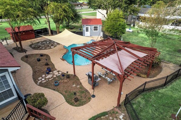 The backyard retreat offers a a variety of family friendly amenities!