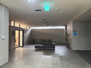 施設の正面
