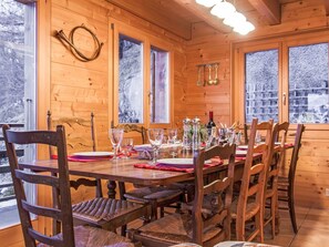 Furniture, Wood, Kitchen & Dining Room Table, Dining Room, Table, Ceiling, Interior Design, Chair, Hardwood, Log Cabin