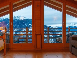 Wood, Interior Design, Furniture, Room, Ceiling, Wood Stain, Hardwood, Chair, Varnish, Living Room