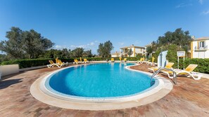 Dive into bliss! This sparkling pool is the heart of your Algarve escape—perfect for lazy afternoons or refreshing swims under the Portuguese sun. 🌊☀️ #LagoaLuxury #PoolsideParadise #VacationMode