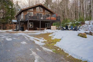 Discover the magic of winter at Sunday River Chalet—welcome!
