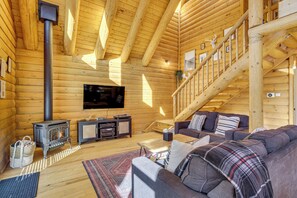 Living Room | Smart TV | Free WiFi