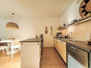 Design Intérieur, Meubles, Sol, Comptoir, Bois, Cuisine, Sol, Plafond, Éclairage, Pièce