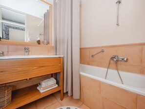 Flooring, Plumbing Fixture, Bathroom, Floor, Interior Design, Wood, Tap, Sink, Plumbing, Bathroom Sink