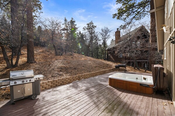 BBQ and Hot Tub
