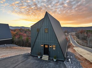 House 3 - Sunset Peak