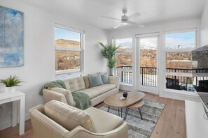 Stunning views of the Capitol, the mountains and the downtown skyline from the comfort of your top floor luxury space!