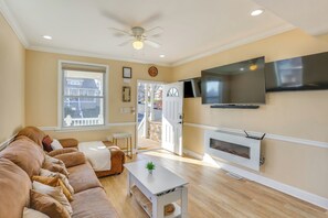 Living Room | 1st Floor | Smart TV | Fireplace