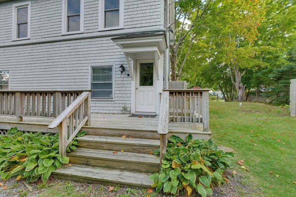 Sorrento Vacation Rental | 1BR | 1BA | 650 Sq Ft | Stairs Required