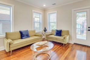 Living Room | Free WiFi