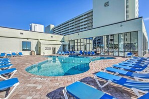 Community Pool | Sands Beach Club Amenities